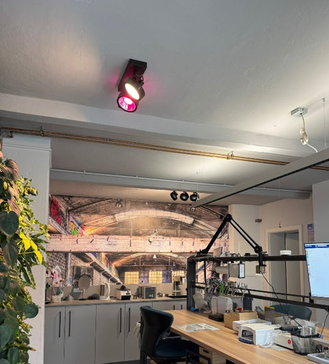 Barth Optik: modernste Schauwerkstatt in Sachsen – Einblick in traditionelles Brillenhandwerk & Fertigung.