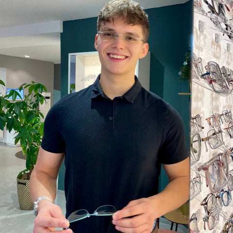 Simeon, Augenoptiker bei Barth Optik in Hohenstein.