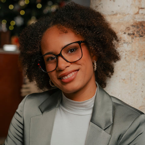 ENNY Sternenflug, Damenbrille mit großer, eckiger Form, Farbe Schwarz-Braun, aus Kunststoff, getragen am Model