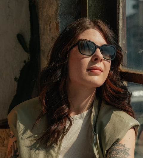 leichte und bequeme Damensonnenbrille aus Kunststoff von ENNY Brillen